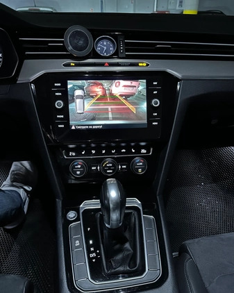 Volkswagen Passat cena 88000 przebieg: 131300, rok produkcji 2019 z Łódź małe 79